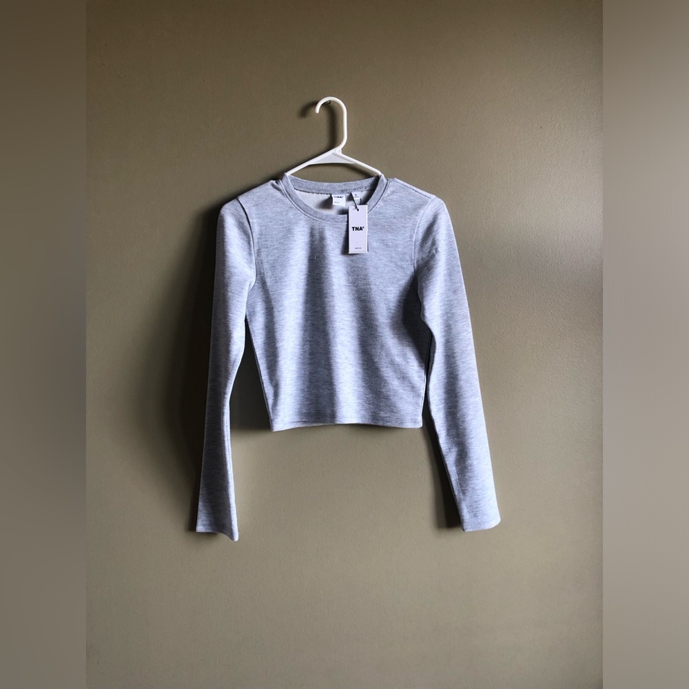 NWT Aritiza TNA Heather Grey Cropped long sleeve waffle knit top Size Medium